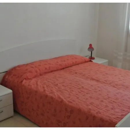 Apartment- Lisa 5 *